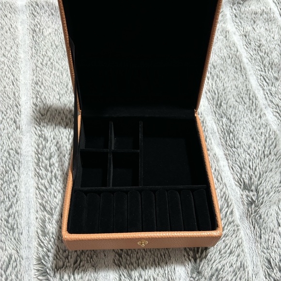 Taylor Madison Designs Jewelry box. - Picture 4 of 9